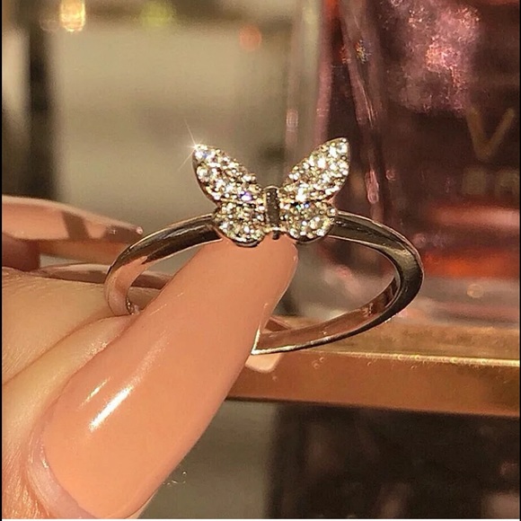 925 brand new 🦋 ring - Picture 3 of 3